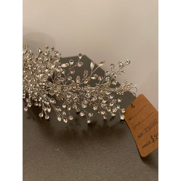 Bridal styles boutique headpeice main image 5
